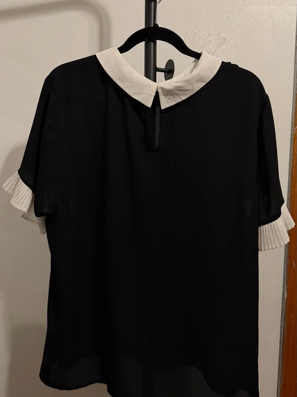 CeCe Black Blouse with Cream Peter Pan Collar and Pleated Sleeve Trim - Picture 3 of 4